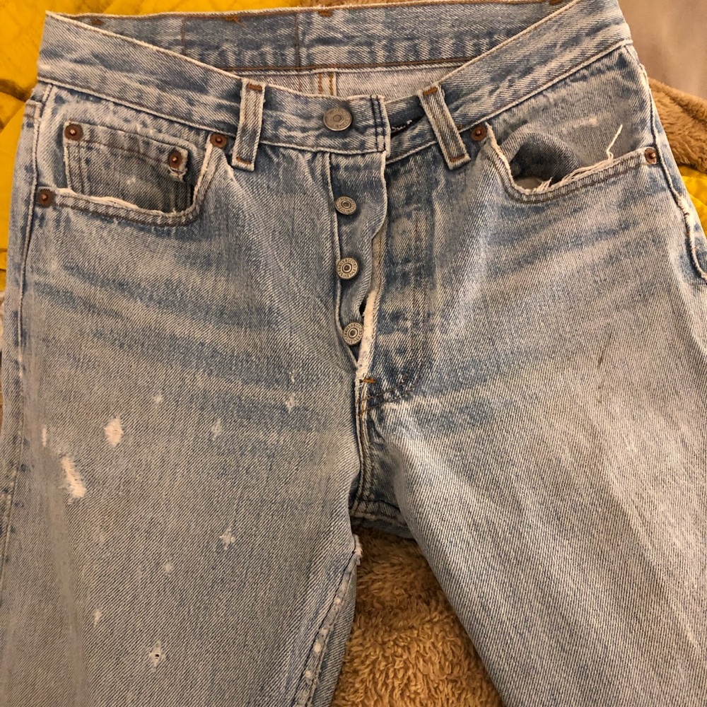 VINTAGE HEAVILY DISTRESSED LEVIS 501s
